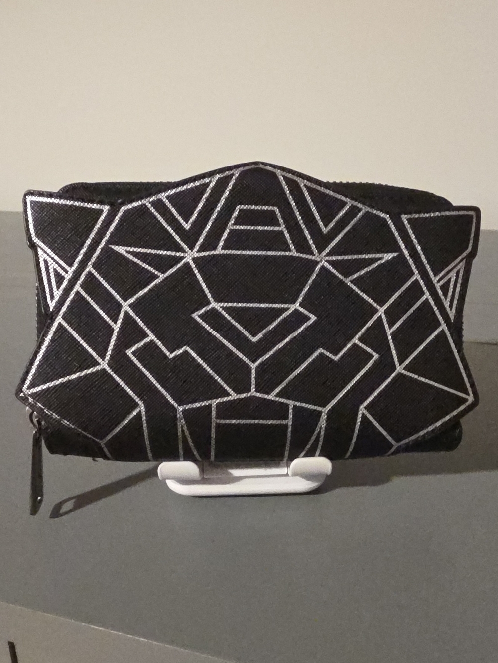 LOUNGEFLY Black Panther "Wakanda Forever" Black Zip Wallet - Picture 5 of 8